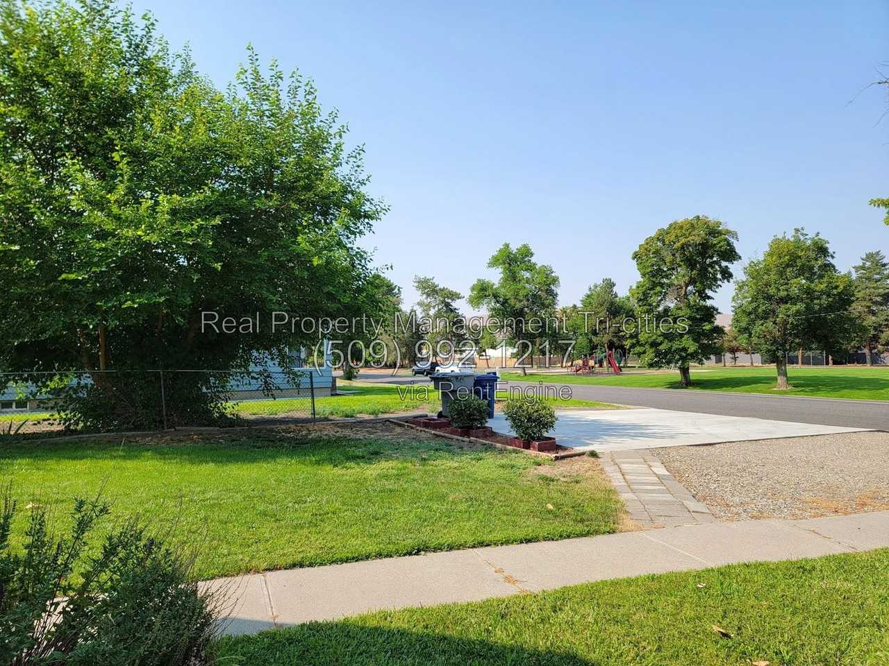 312 Goethals Dr - Photo 3 of 15