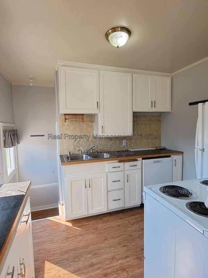 312 Goethals Dr - Photo 6 of 15