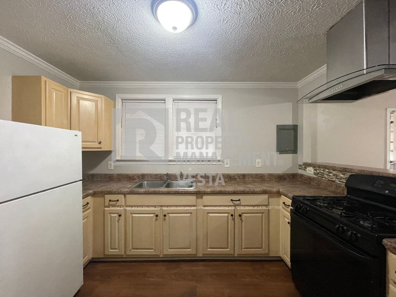 1214 James St - Photo 4 of 15
