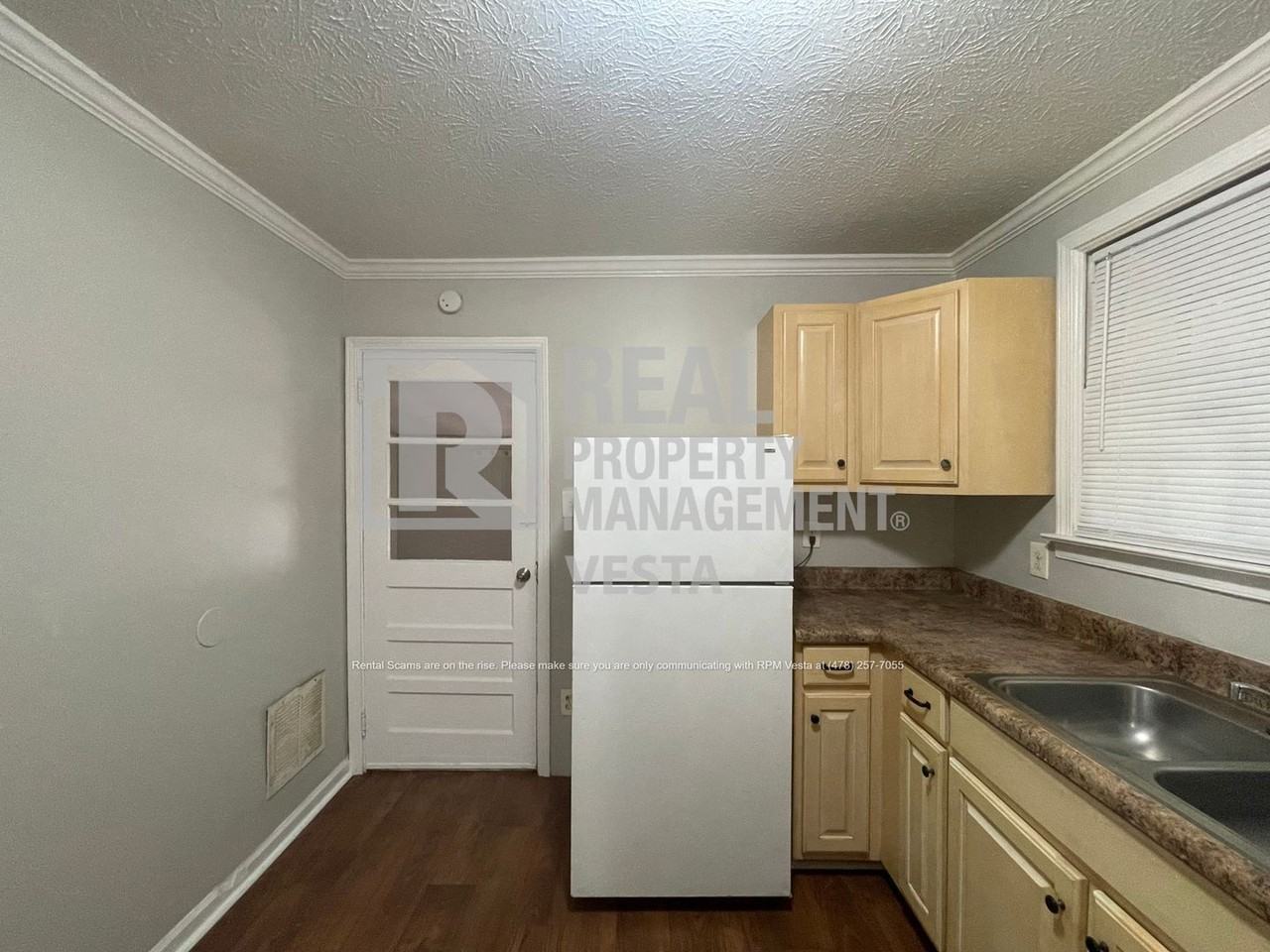 1214 James St - Photo 5 of 15