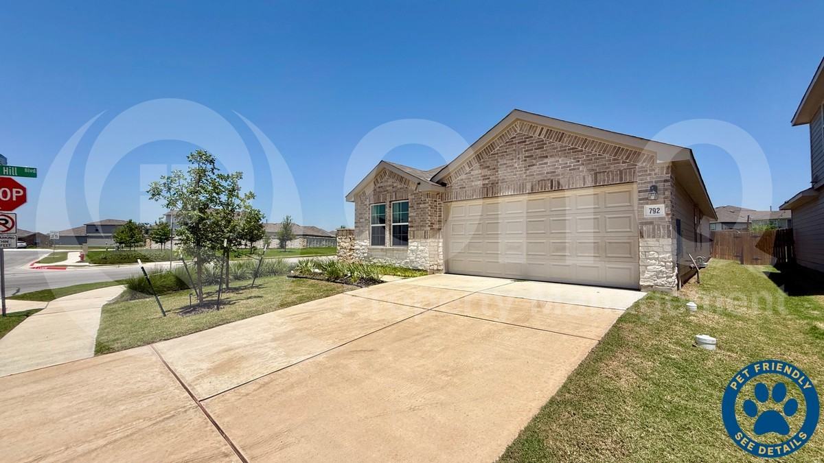 792 Lake Sweetwater Ln