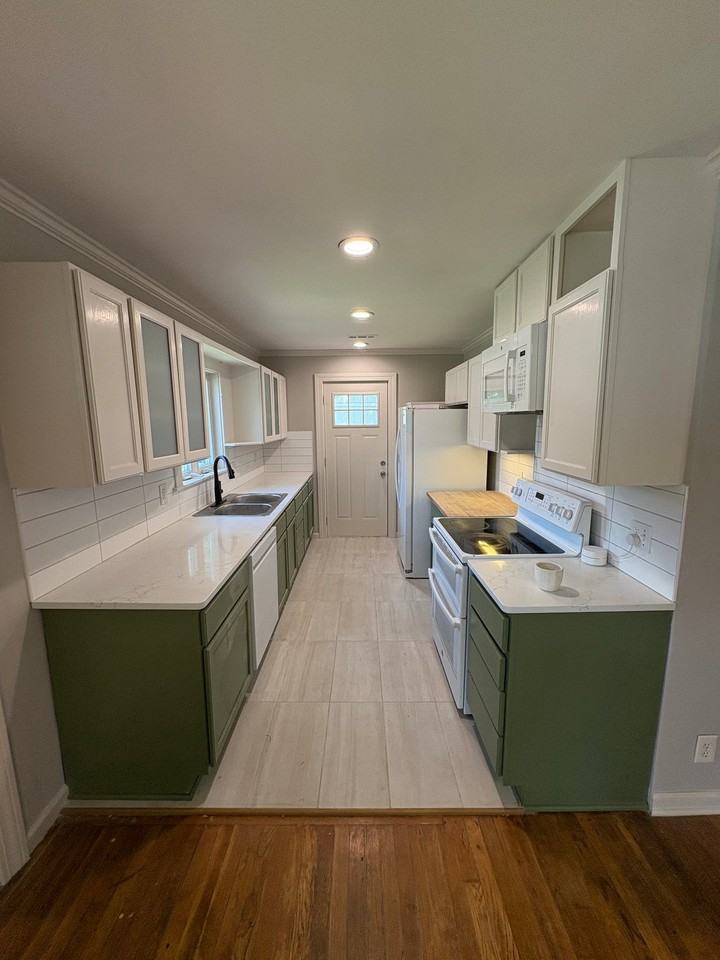 10515 W 56th St - Photo 5 of 11