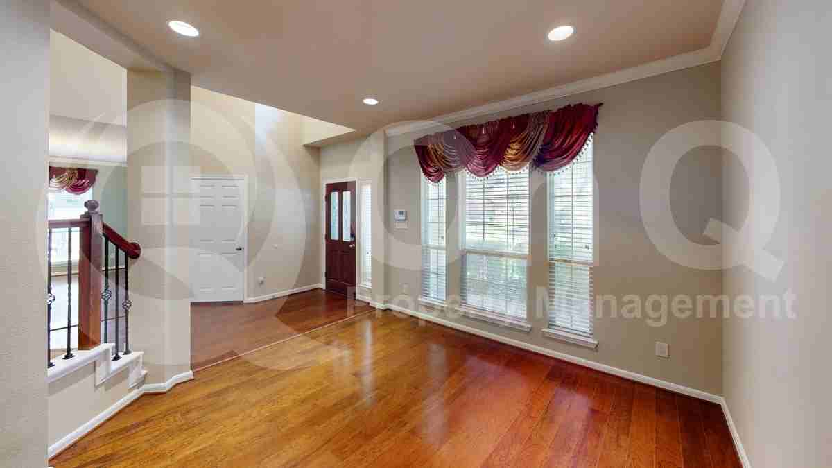 5836 Windy Meadow Ln - Photo 4 of 34