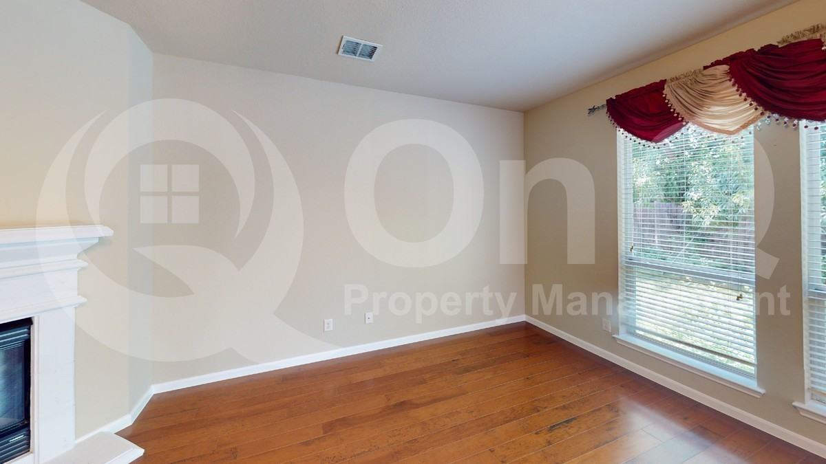 5836 Windy Meadow Ln - Photo 6 of 34