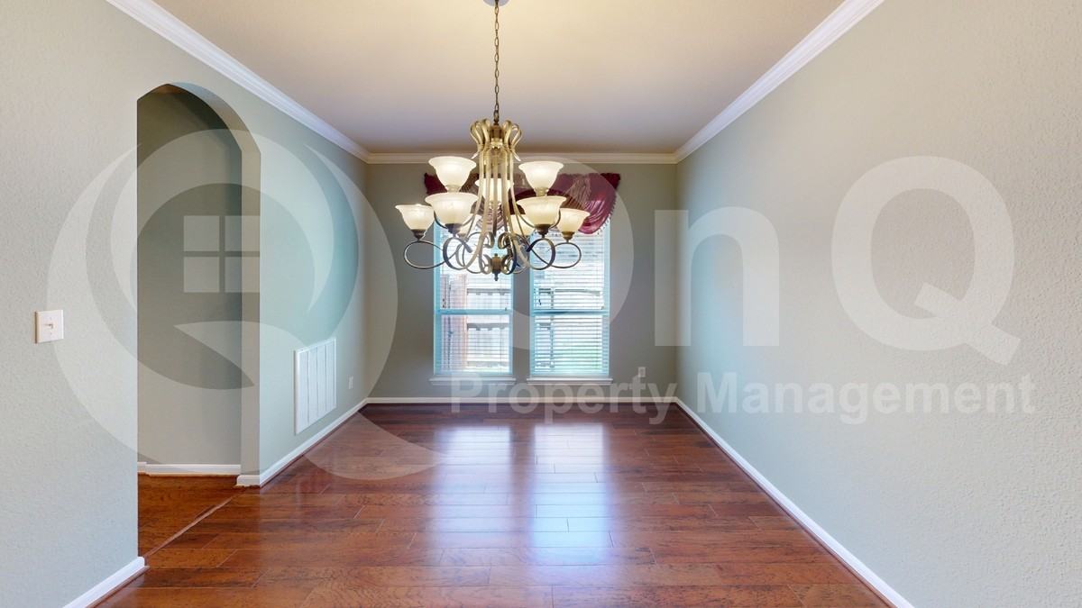 5836 Windy Meadow Ln - Photo 7 of 34