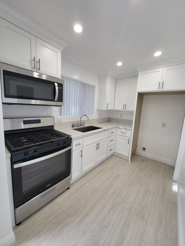 8919 Longden Ave #9 - Photo 5 of 17