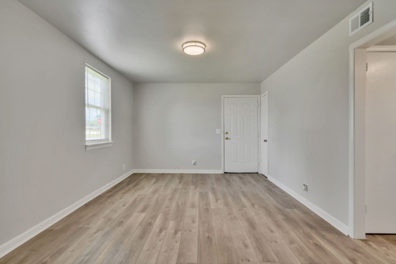 100 Old Trail Ct #1 - Photo 4 of 21