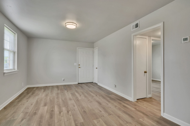 100 Old Trail Ct #1 - Photo 5 of 21