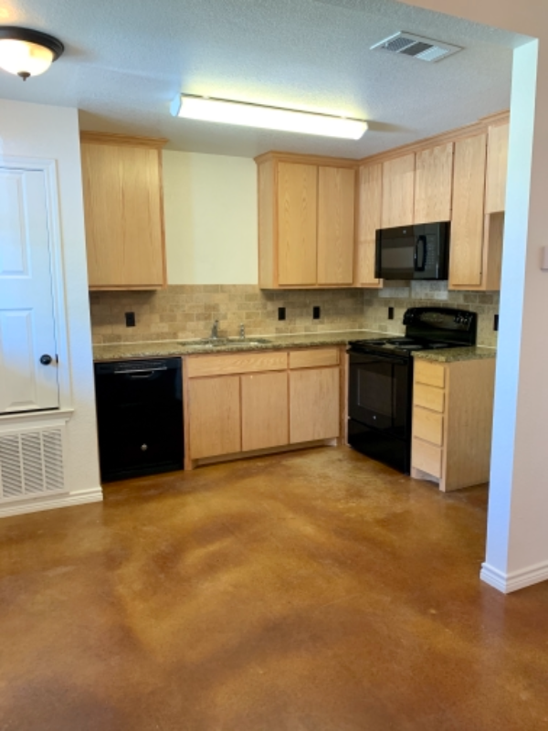1013 S Monroe St #A - Photo 2 of 14