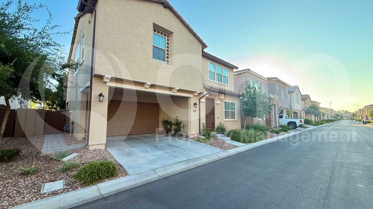 1068 E Sabino Dr - Photo 3 of 36