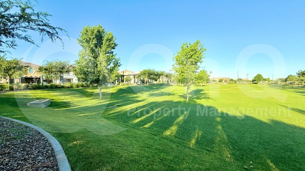 1068 E Sabino Dr - Photo 7 of 36
