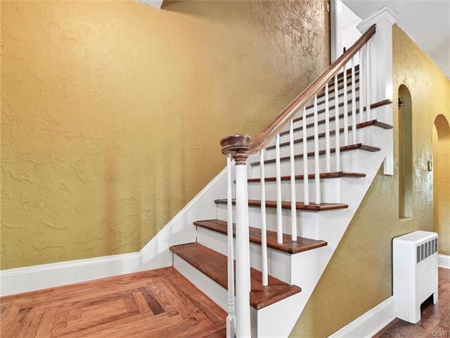 265 Station Rd - Photo 4 of 15