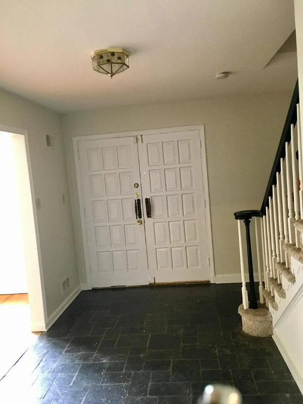 2123 Edgewater Pkwy - Photo 2 of 8
