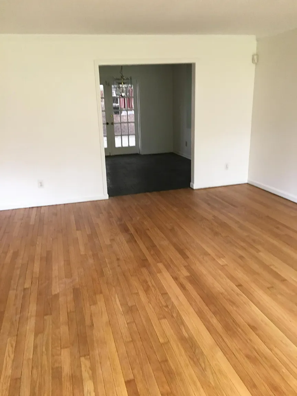 2123 Edgewater Pkwy - Photo 3 of 8