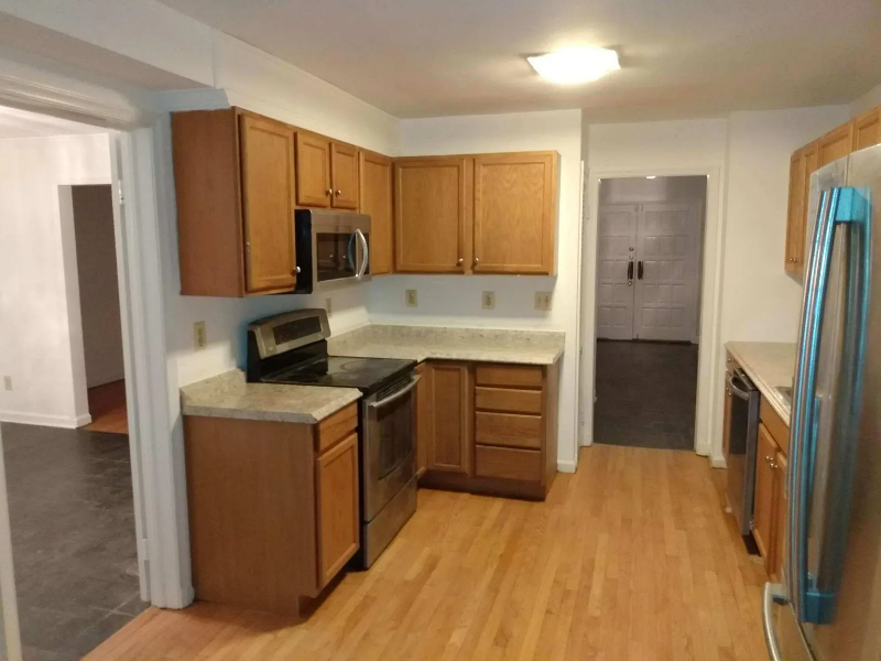 2123 Edgewater Pkwy - Photo 4 of 8