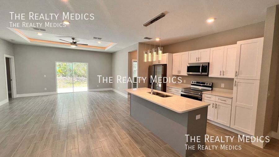 265 Hyacinth Ct - Photo 6 of 31