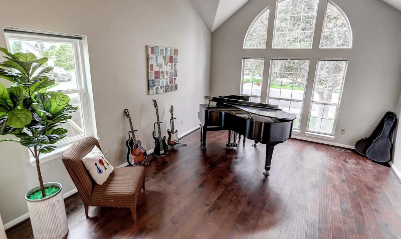 1 Westminster Blvd - Photo 2 of 12