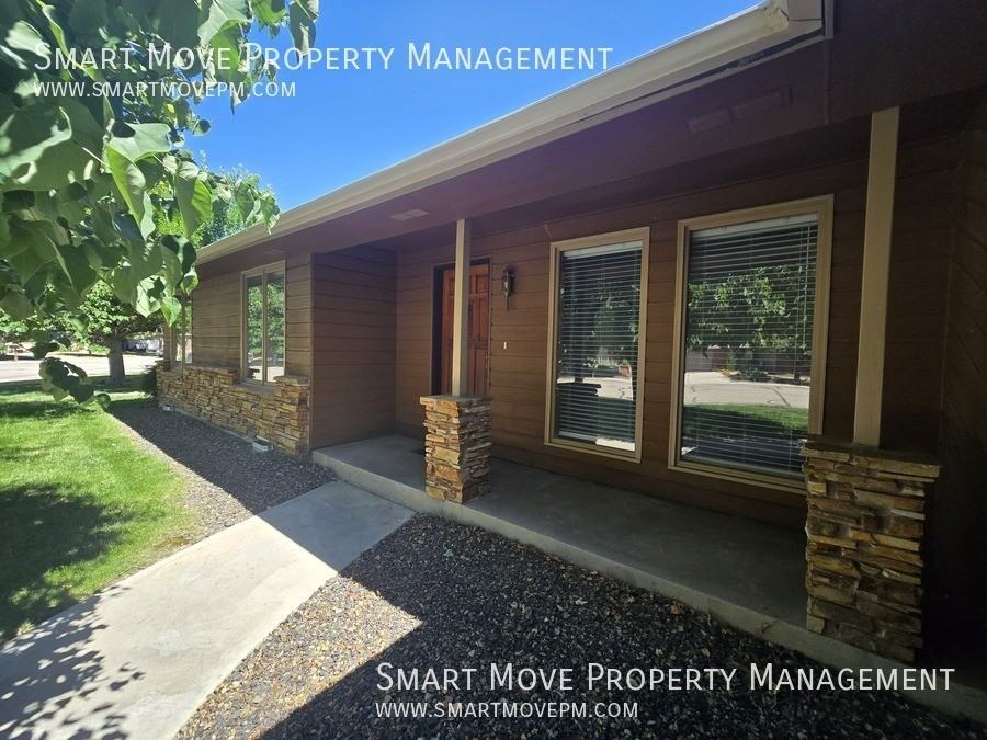 3312 S Norfolk Way - Photo 4 of 42