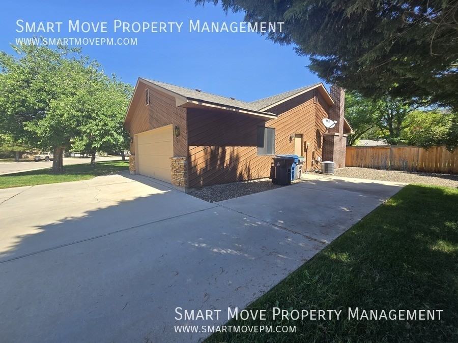 3312 S Norfolk Way - Photo 6 of 42