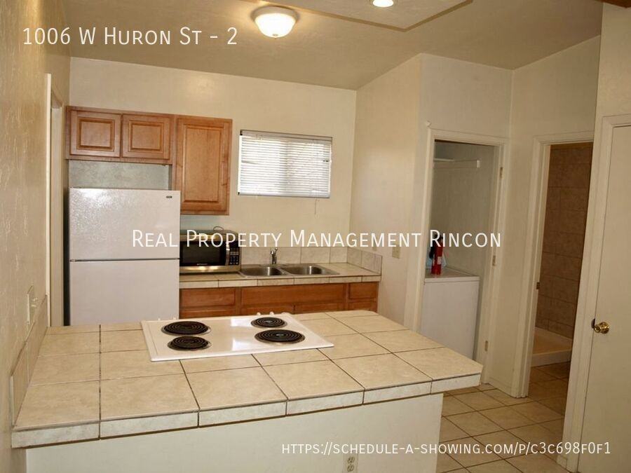 1006 W Huron St #2 - Photo 3 of 10