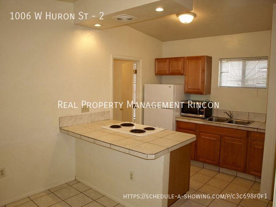 1006 W Huron St #2 - Photo 4 of 10