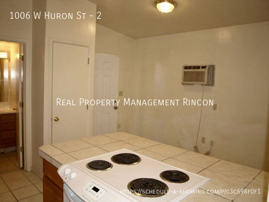1006 W Huron St #2 - Photo 5 of 10