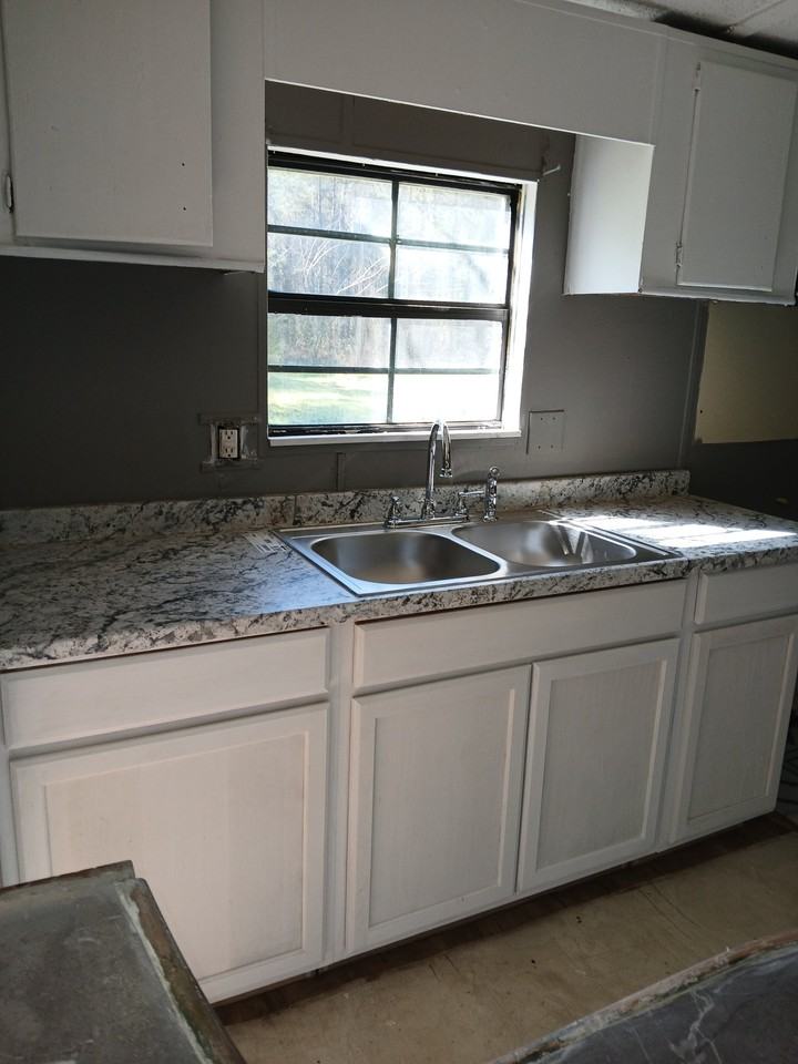 1038 Viking Ct - Photo 2 of 10