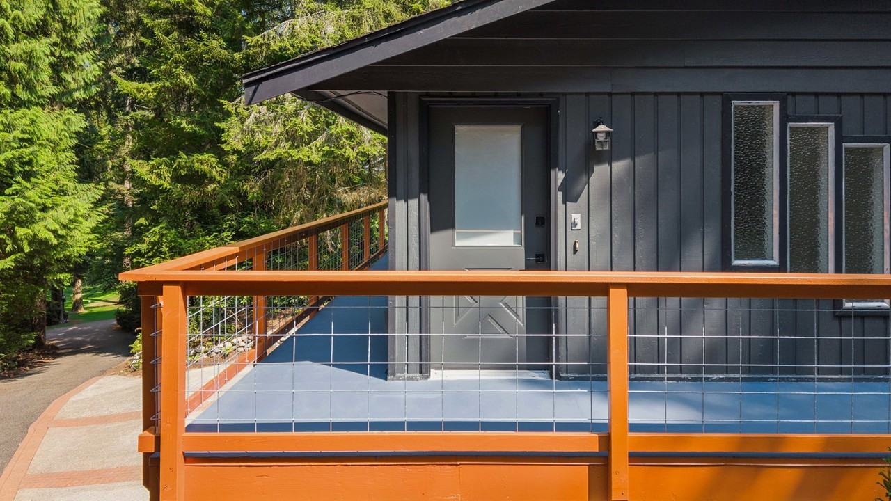860 Hyak Way - Photo 3 of 13