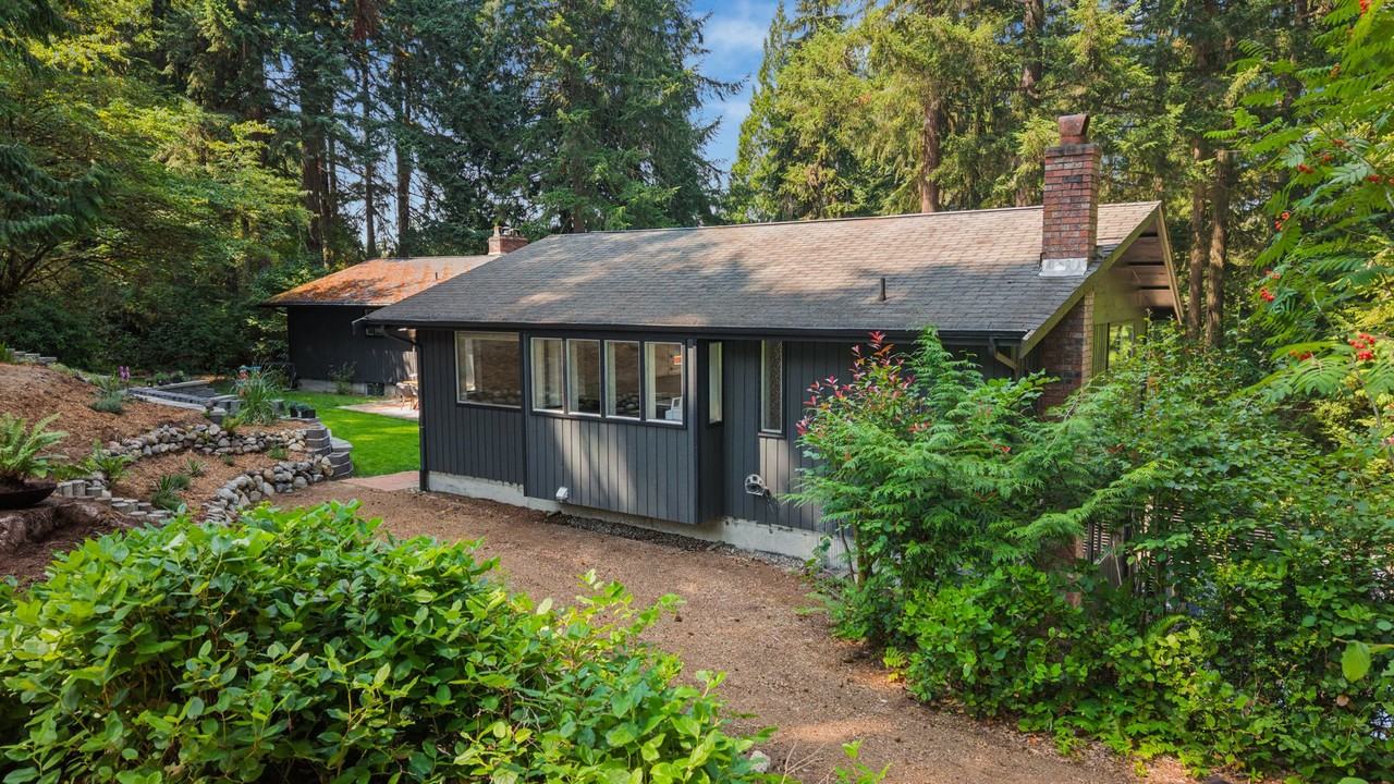 860 Hyak Way - Photo 4 of 13