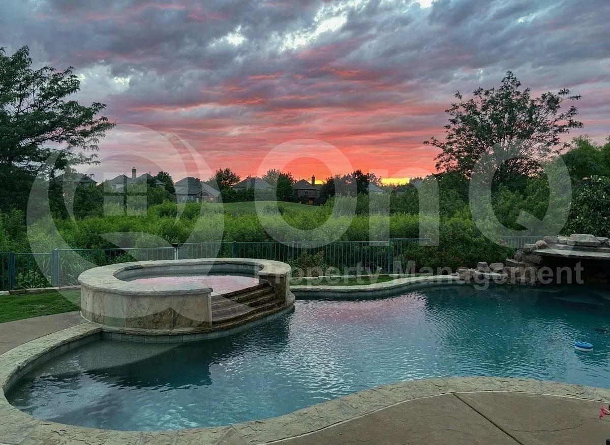 11281 Balcones Dr - Photo 3 of 50