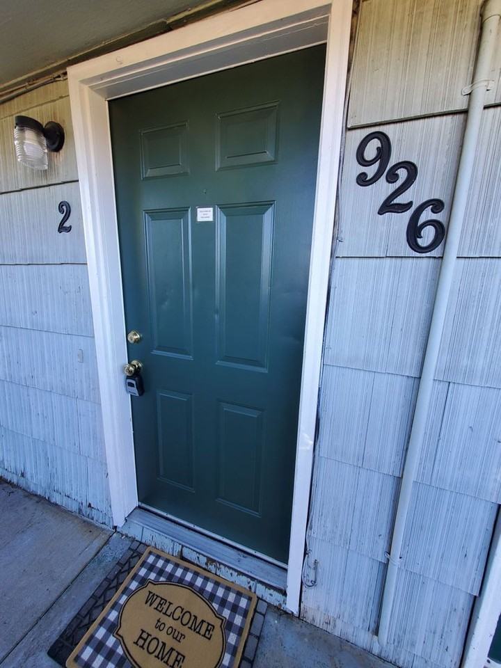 926 Se Uglow Ave #2 - Photo 5 of 13