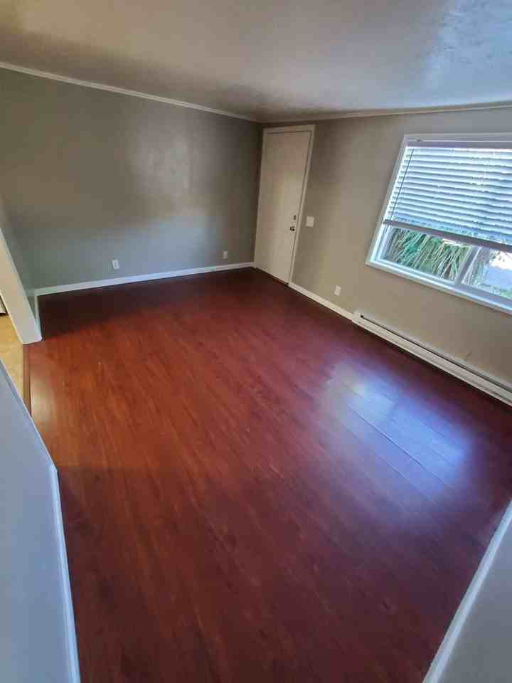 926 Se Uglow Ave #2 - Photo 7 of 13