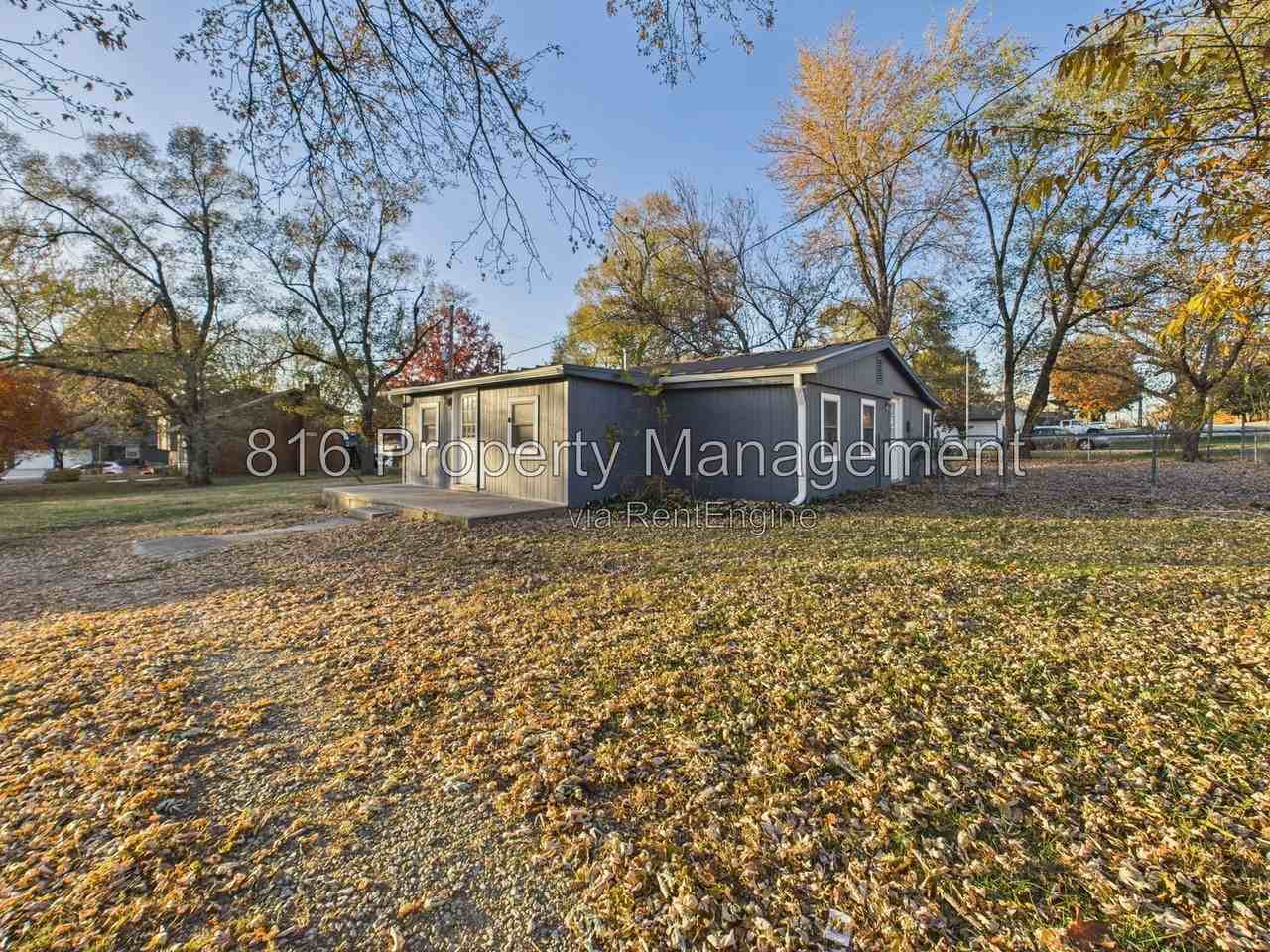 126 S Village Ter - Photo 2 of 29