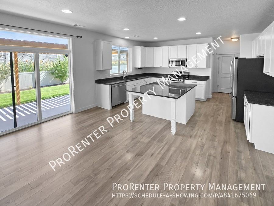 1152 W Beacon Way - Photo 5 of 27