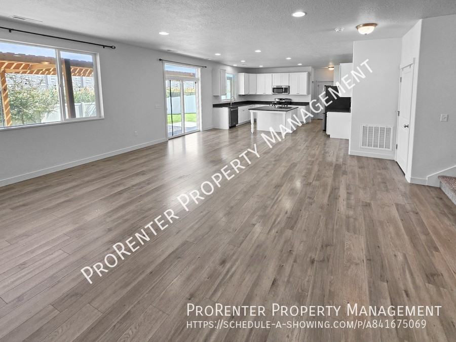 1152 W Beacon Way - Photo 7 of 27