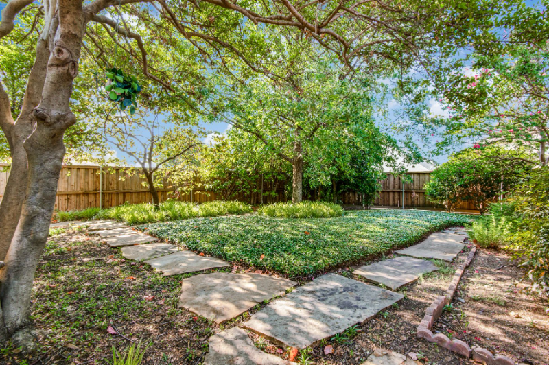 1624 Sutters Mill Dr - Photo 4 of 16