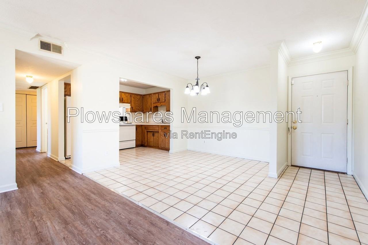 100 E Florence Ave #7 - Photo 2 of 17