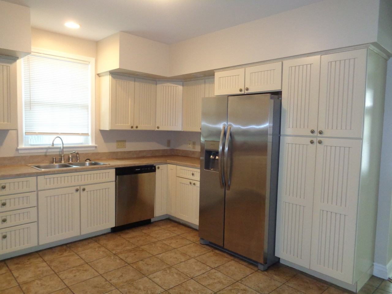 9899 Jonestown Rd - Photo 2 of 20