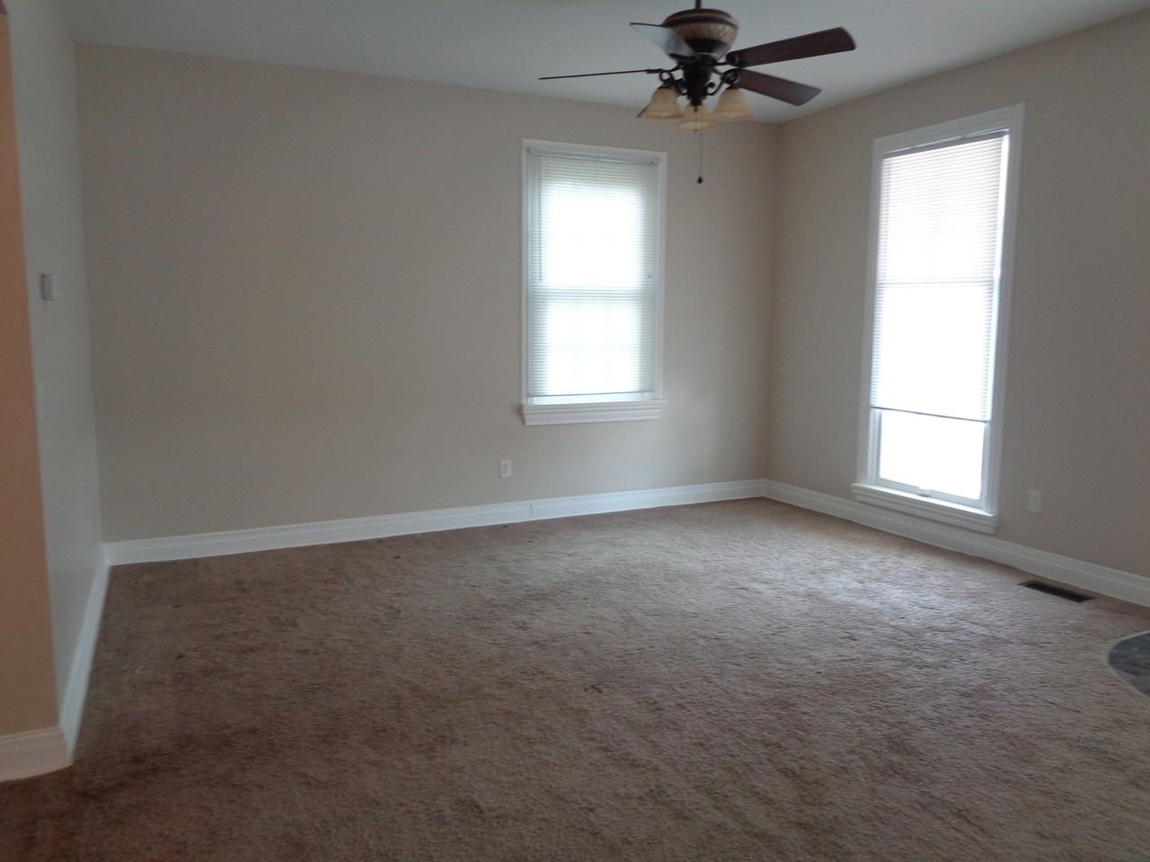 9899 Jonestown Rd - Photo 6 of 20
