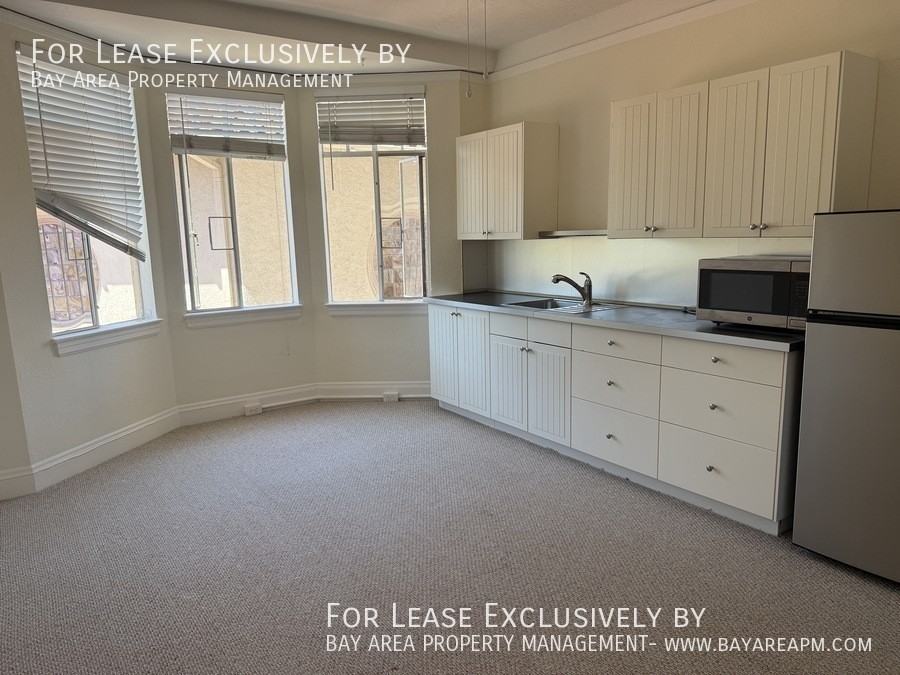 345 Forest Ave #206 - Photo 3 of 7