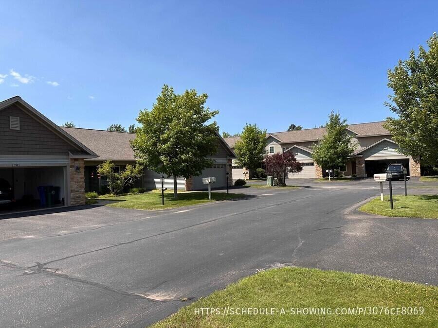1802 N Creek Cir - Photo 2 of 16
