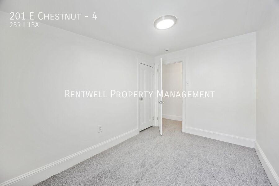201 E Chestnut St #4 - Photo 7 of 16