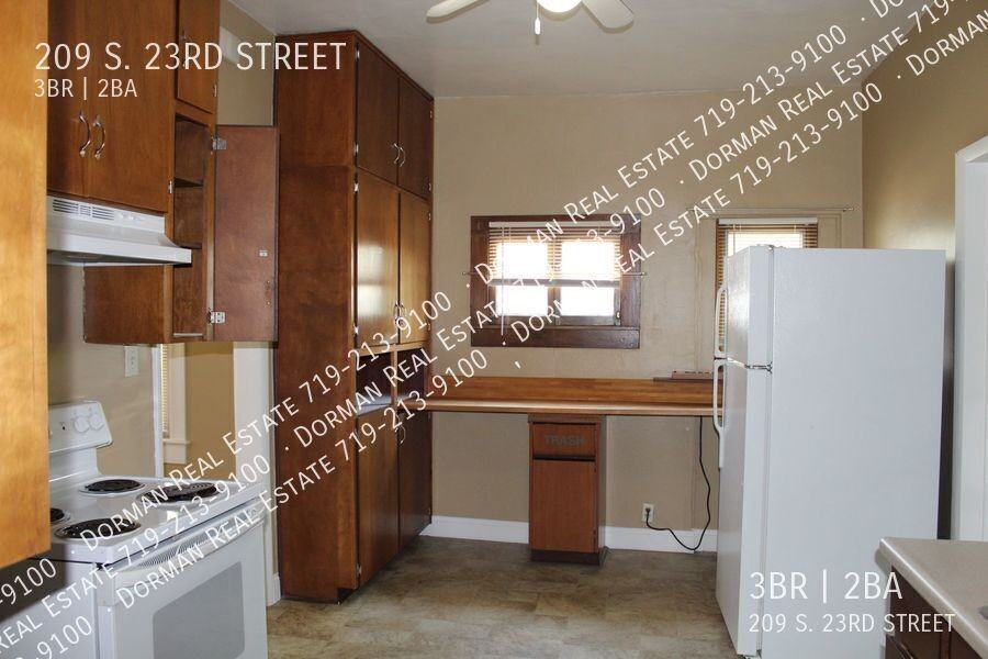 209 S 23rd St - Photo 3 of 12