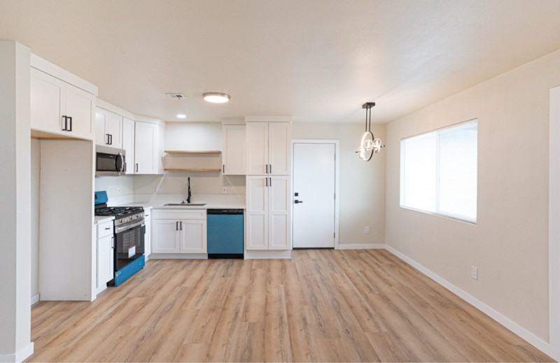 7877 Dundee Ave - Photo 3 of 8