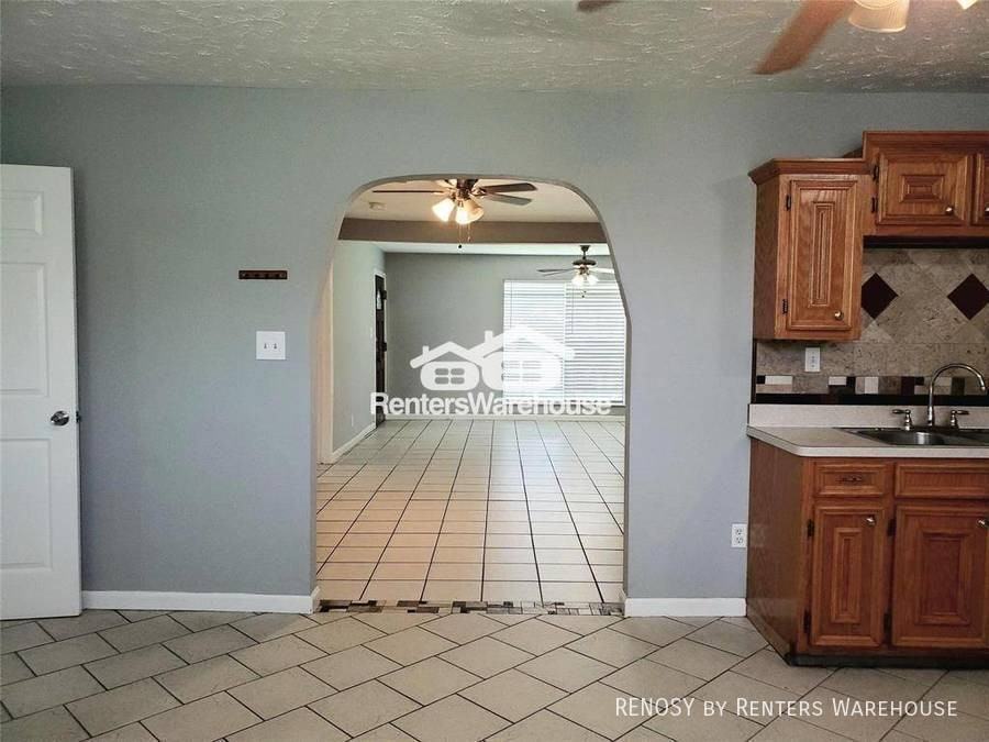 3020 Sagebrush Dr - Photo 3 of 15