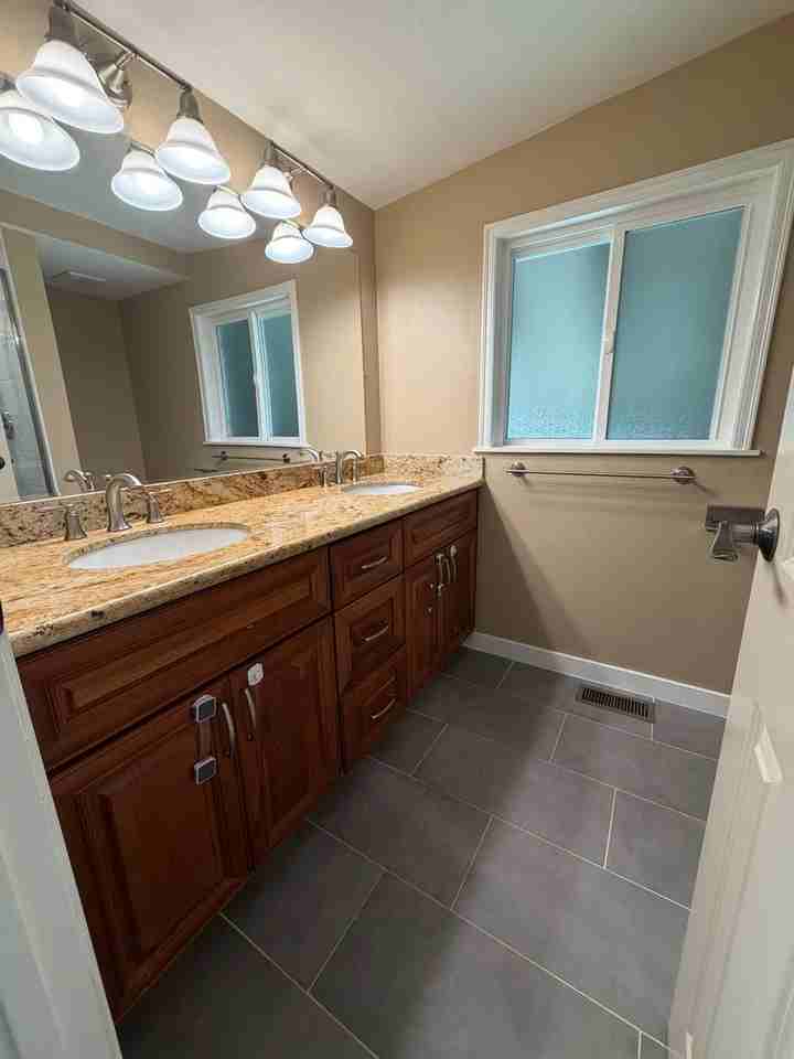 15802 Se 47th St - Photo 6 of 30