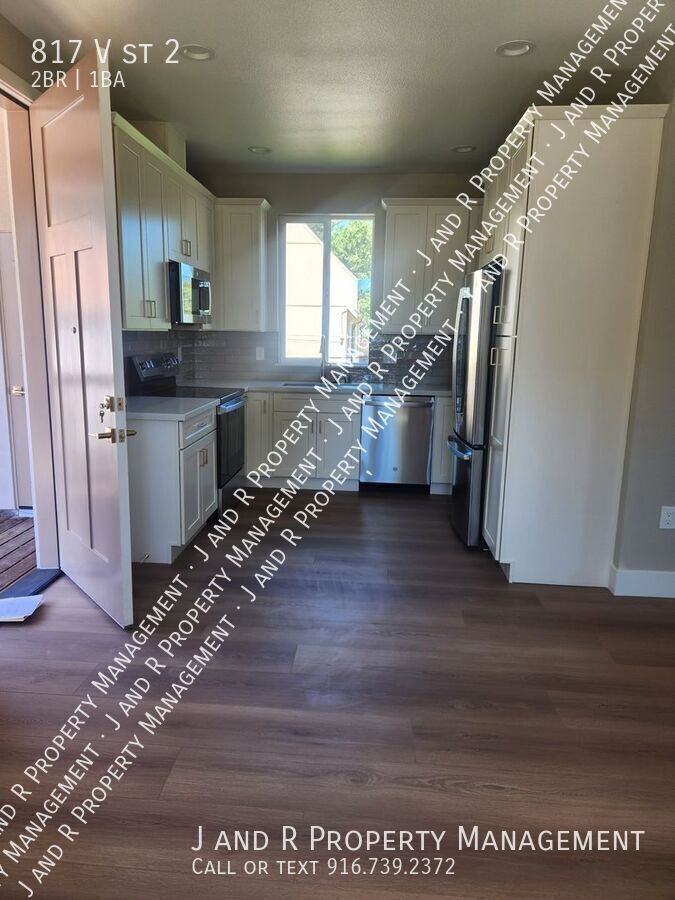 817 V St #2 - Photo 2 of 14