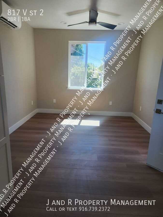 817 V St #2 - Photo 6 of 14