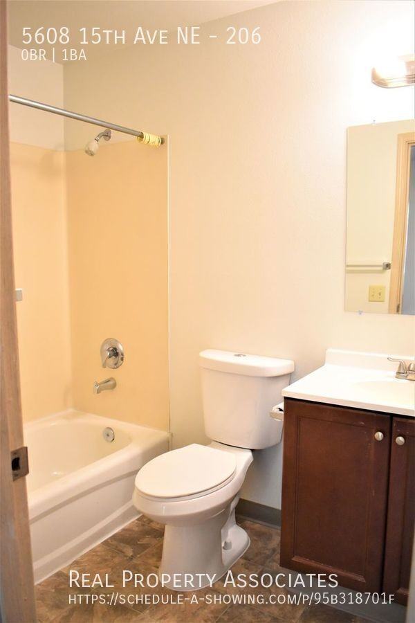 5608 15th Ave Ne #206 - Photo 6 of 40