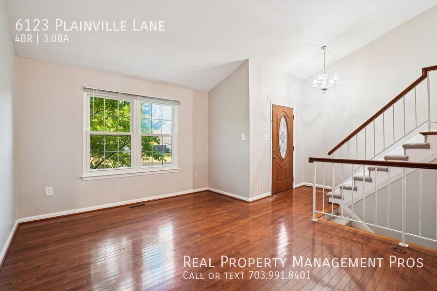 6123 Plainville Ln - Photo 2 of 23